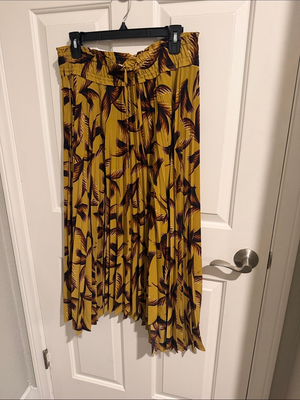 A.L.C. Pleated Yellow Leaf-Print Midi Skirt size 6